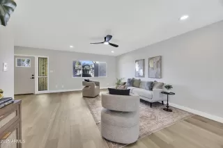 Photo #4: 6957611 Listing