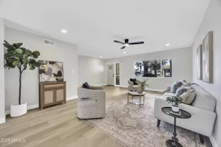 Photo #5: 6957611 Listing