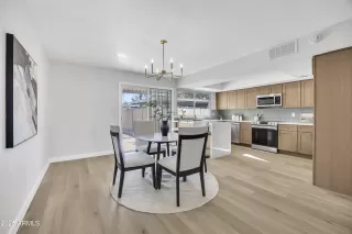 Photo #6: 6957611 Listing