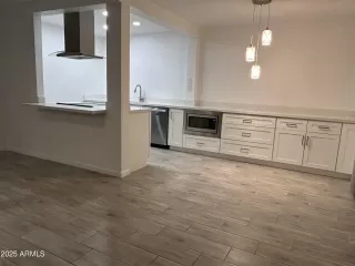 Photo #1: 6957636 Listing