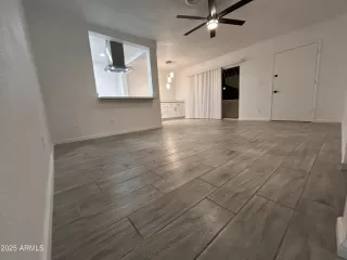 Photo #6: 6957636 Listing