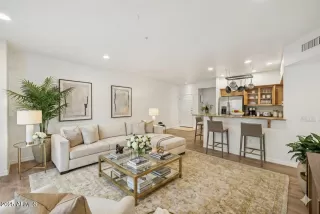 Photo #4: 6957638 Listing