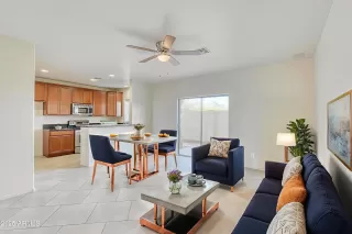 Photo #4: 6957738 Listing