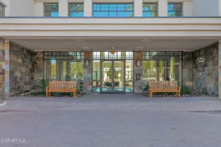 Photo #4: 6957747 Listing