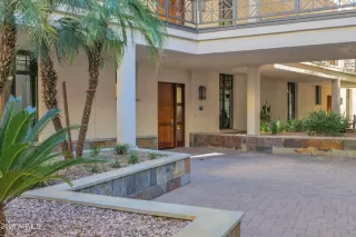 Photo #5: 6957747 Listing