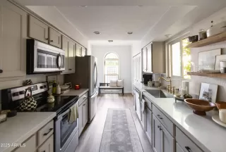 Photo #2: 6957755 Listing