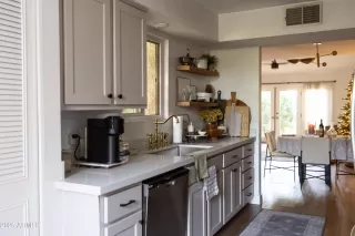 Photo #5: 6957755 Listing