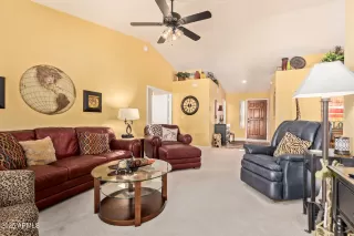 Photo #6: 6957832 Listing