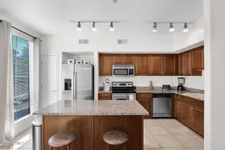 Photo #5: 6957895 Listing