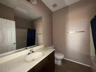 Photo #5: 6958127 Listing