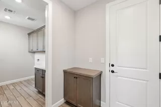 Photo #4: 6958153 Listing