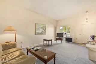 Photo #4: 6958169 Listing 