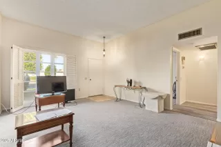 Photo #5: 6958169 Listing 