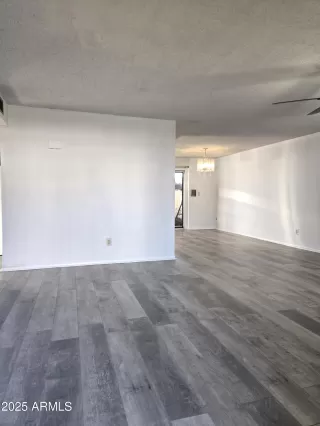 Photo #3: 6958198 Listing 