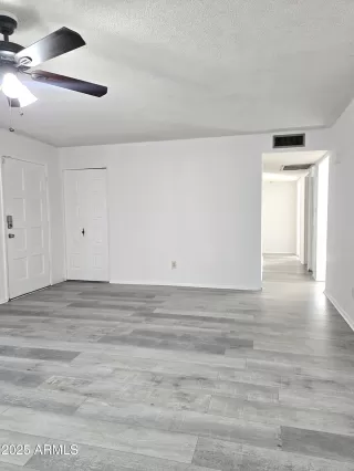 Photo #5: 6958198 Listing 