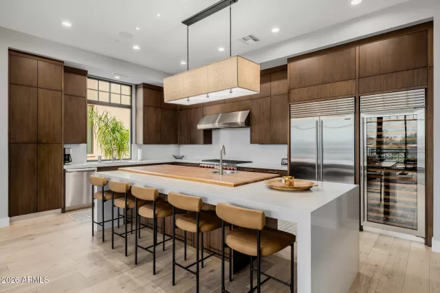 MLS: 6958203 Condo For Sale