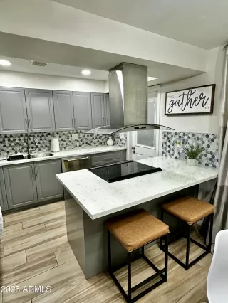 Photo #2: 6958212 Listing