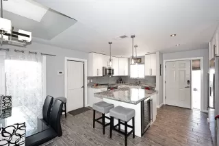 Photo #1: 6958304 Listing 