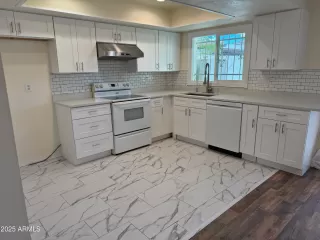 Photo #4: 6958386 Listing 