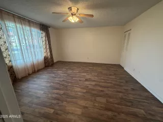 Photo #6: 6958386 Listing 