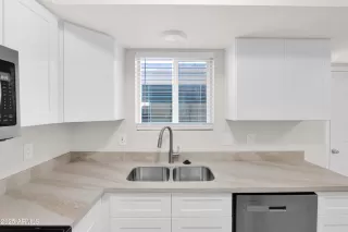 Photo #6: 6958461 Listing 