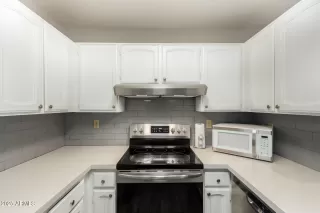 Photo #5: 6958493 Listing 