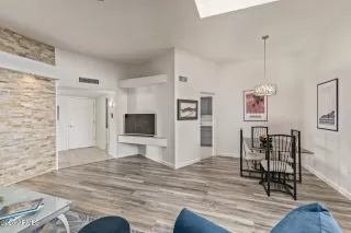 Photo #4: 6958562 Listing 