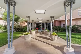 Photo #5: 6958677 Listing