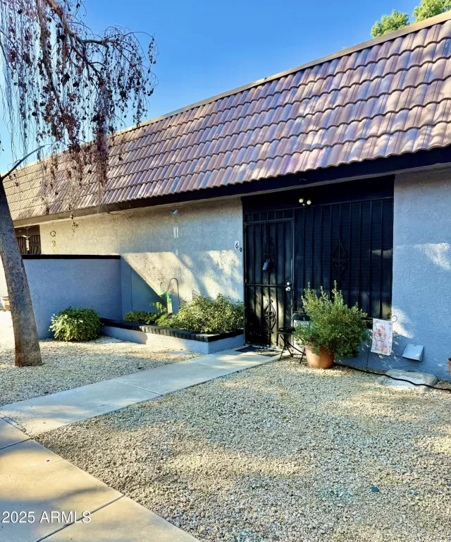 MLS: 6958830 Condo For Sale