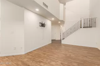 Photo #4: 6958845 Listing