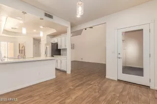 Photo #6: 6958845 Listing