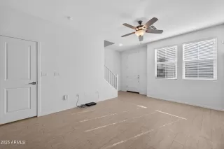 Photo #4: 6958848 Listing