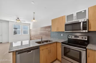 Photo #5: 6958848 Listing