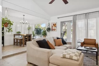 Photo #6: 6958929 Listing