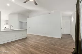 Photo #6: 6958981 Listing