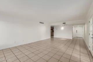 Photo #3: 6958982 Listing