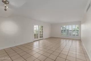 Photo #5: 6958982 Listing