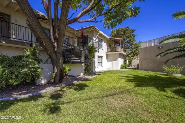 MLS: 6959062 Condo For Sale