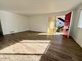 Photo #1: 6959062 Listing 