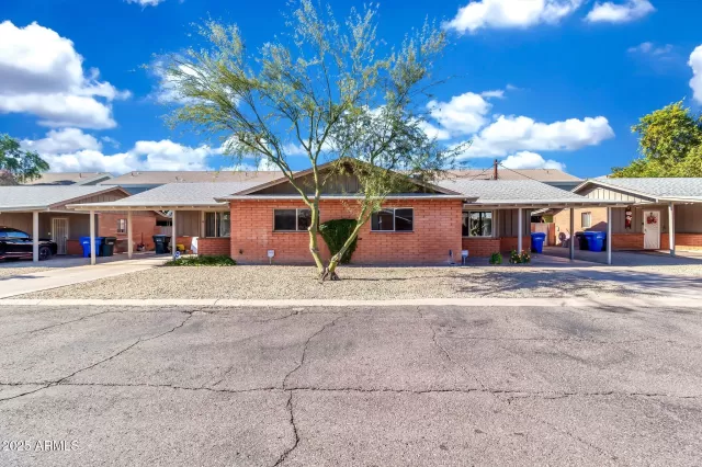 MLS: 6959068 Condo For Sale