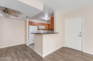 Photo #5: 6959136 Listing 