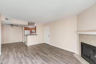 Photo #6: 6959136 Listing 