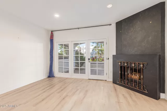 MLS: 6959202 Condo For Sale