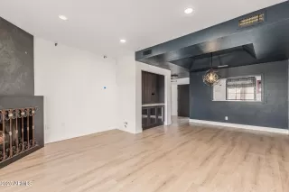 Photo #3: 6959202 Listing