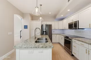 Photo #6: 6959231 Listing 