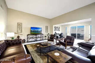 Photo #4: 6959290 Listing 