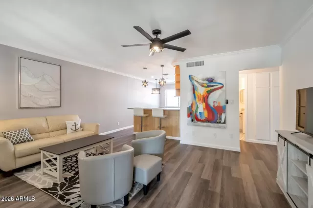 MLS: 6959306 Condo For Sale