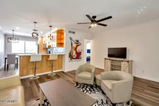 Photo #4: 6959306 Listing