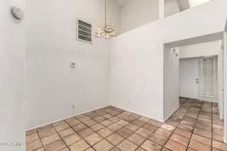 Photo #4: 6959367 Listing 