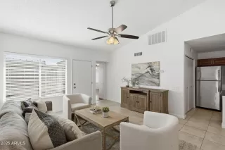 Photo #6: 6959401 Listing 